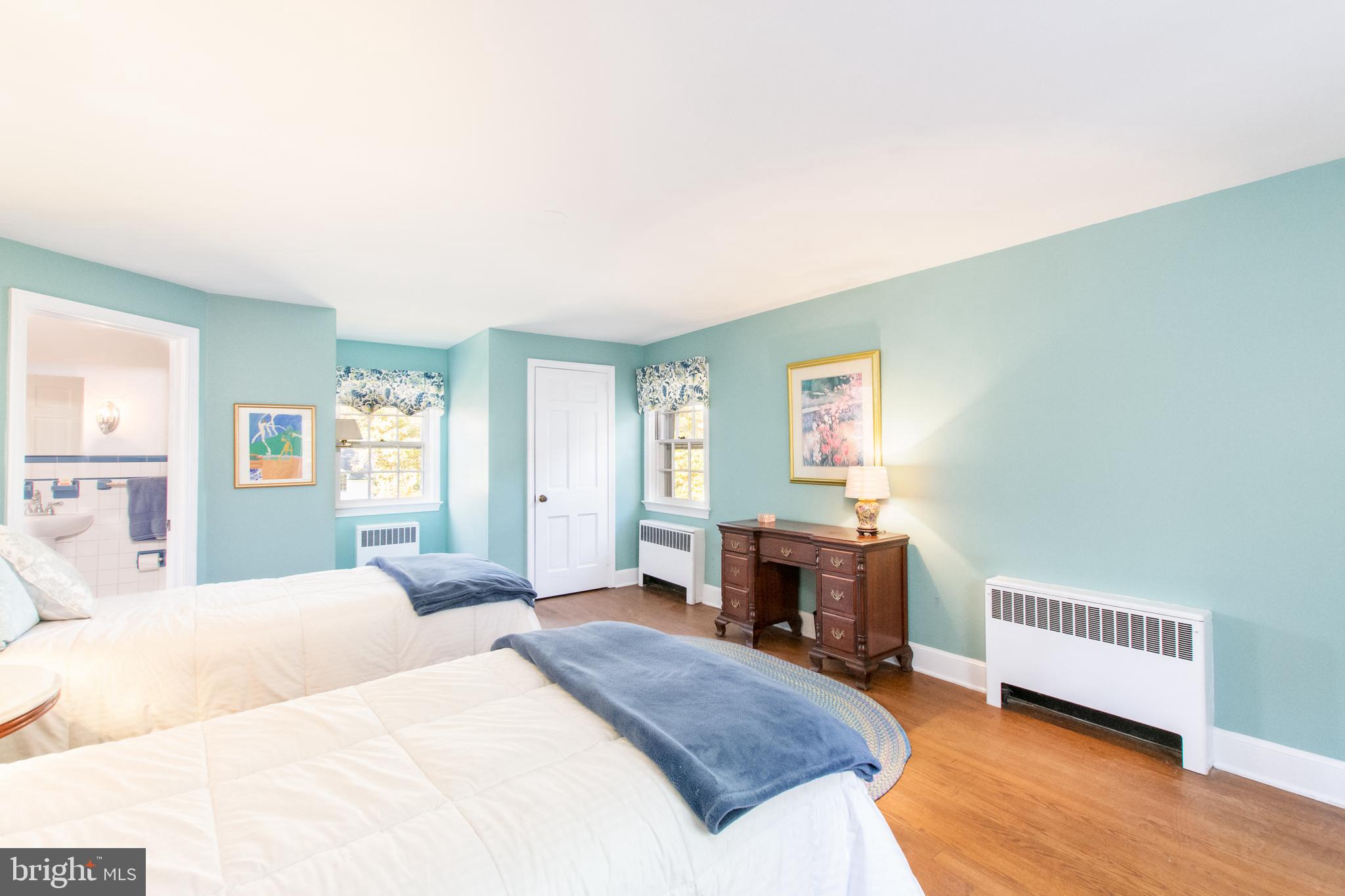 1010 Overbrook Road Wilmington, DE 19807 - Photo 31 of 41 Bedroom #4 with Jack & Jill bathroom