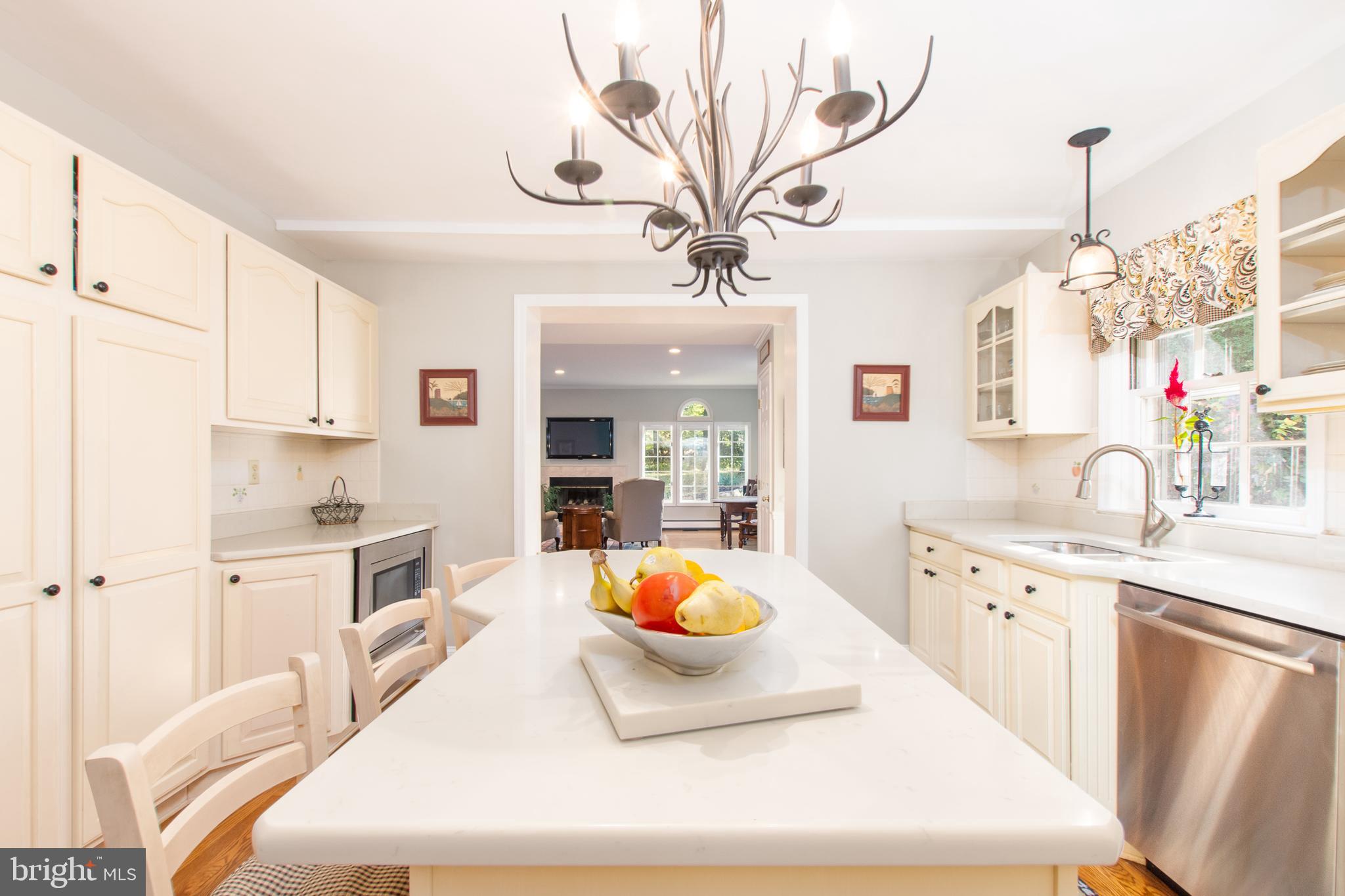 1010 Overbrook Road Wilmington, DE 19807 - Photo 10 of 41 Kitchen with island, quartz counters
