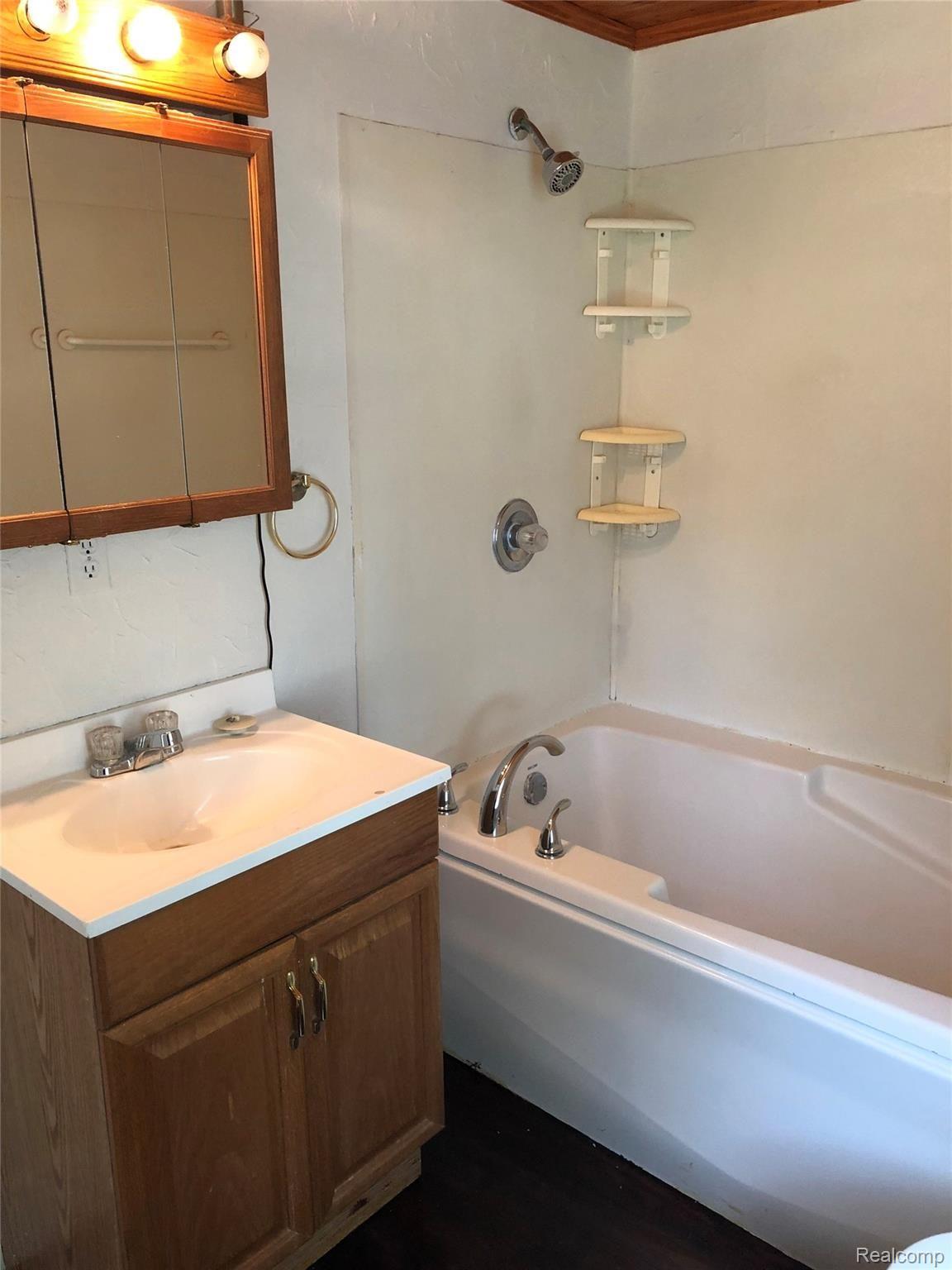 11269 North Sheridan Road New Lothrop, MI 48460 - Photo 18 of 19 IMG_0032.jpg