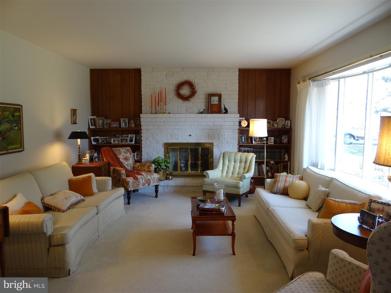 105 Hilltop Road Boiling Springs, PA 17007 - Photo 4 of 25 Gallery Image 4