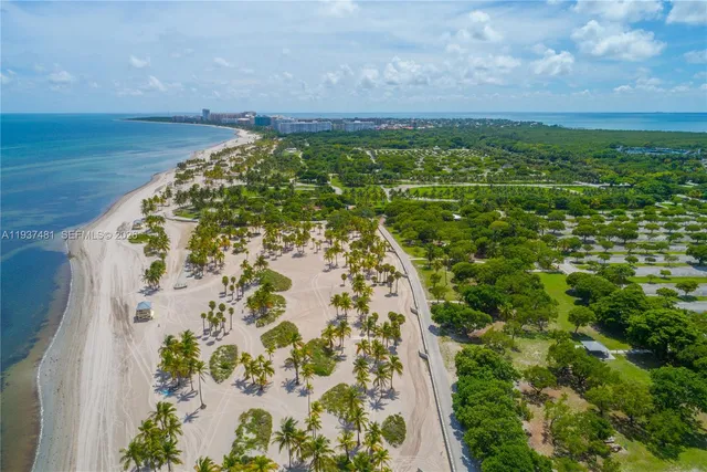 $4,275,000 | 781 Crandon Boulevard, Unit 804, Key Biscayne, FL 33149