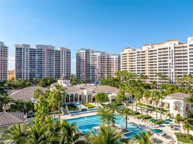 $4,275,000 | 781 Crandon Boulevard, Unit 804, Key Biscayne, FL 33149