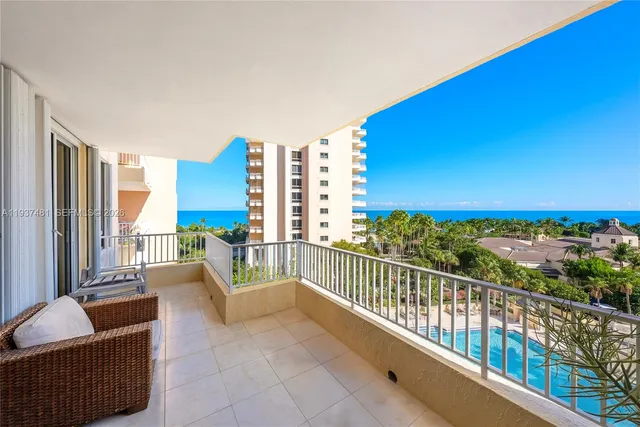 $4,275,000 | 781 Crandon Boulevard, Unit 804, Key Biscayne, FL 33149