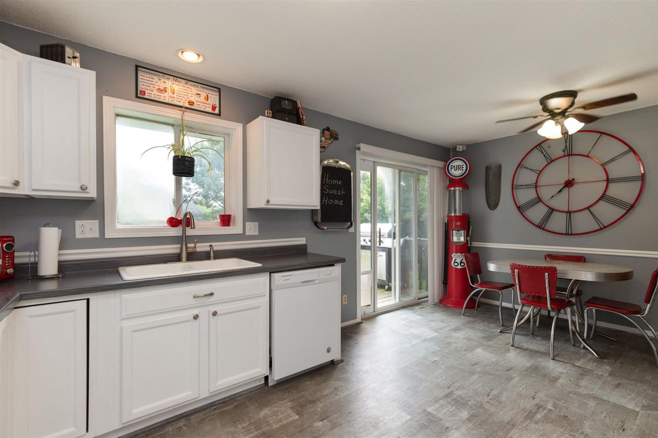 2400 Stewart Road Southeast Cedar Rapids, IA 52403 - Photo 6 of 20 Gallery Image 6
