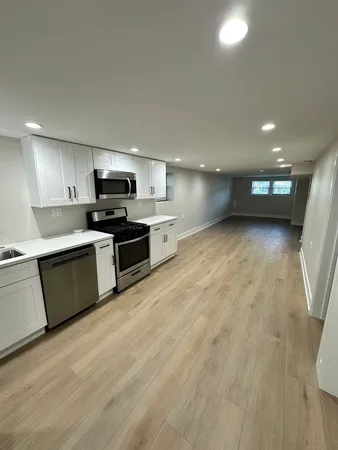 $2,250 | 5200 West Winona Street, Unit G, Chicago, IL 60630