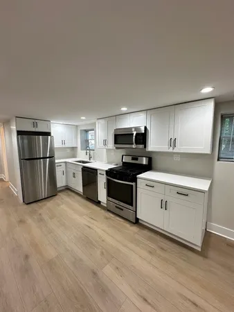 $2,250 | 5200 West Winona Street, Unit G, Chicago, IL 60630