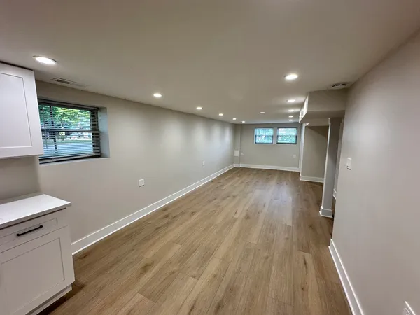 $2,250 | 5200 West Winona Street, Unit G, Chicago, IL 60630