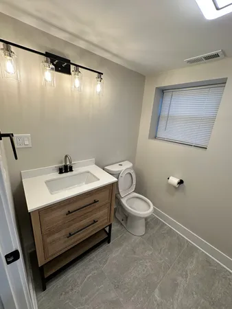 $2,250 | 5200 West Winona Street, Unit G, Chicago, IL 60630