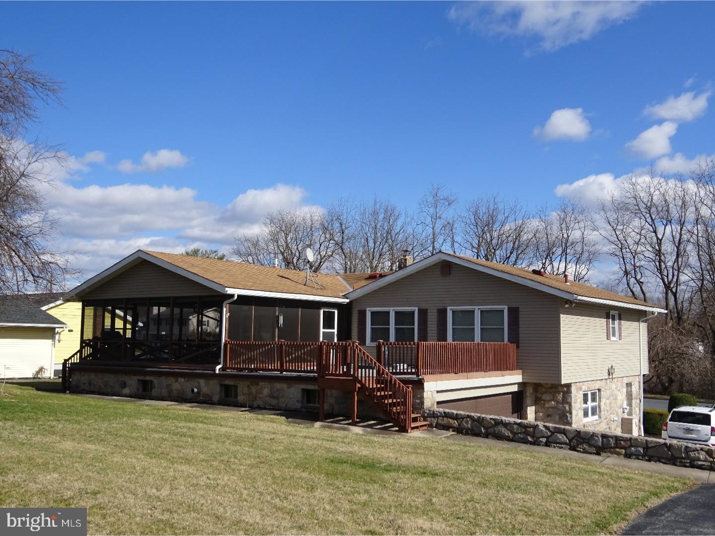 1659 Commonwealth Boulevard Reading, PA 19607 - Photo 3 of 19