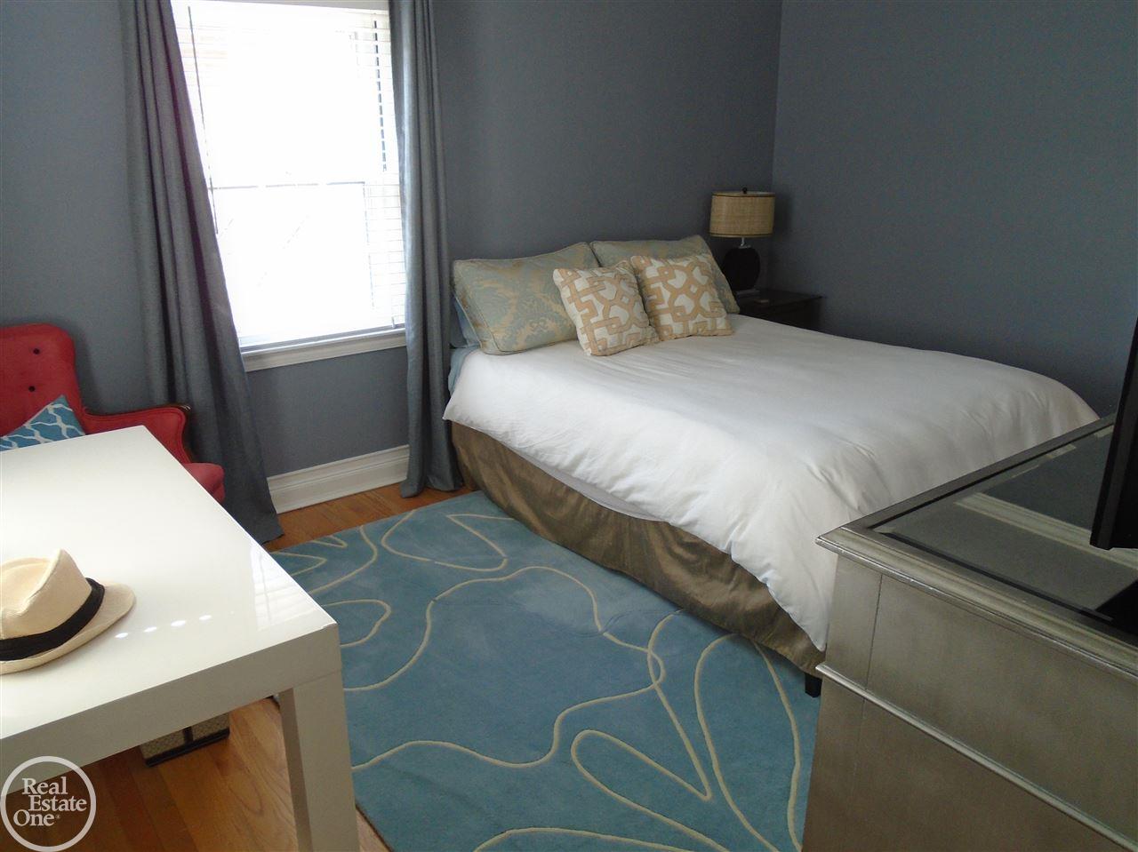 671 Westchester Road Grosse Pointe, MI 48230 - Photo 40 of 71 31350780-39.JPG