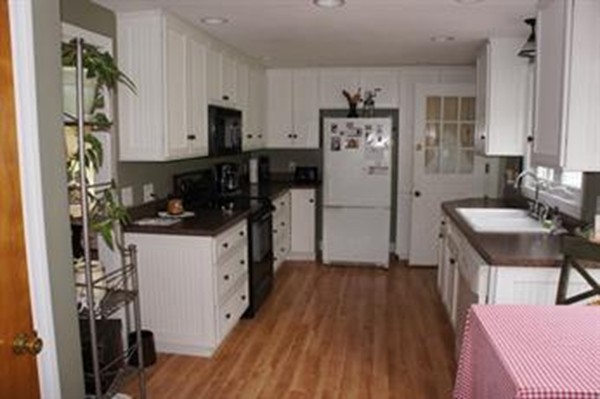 41 Westview Road Worcester, MA 01602 - Photo 13 of 19