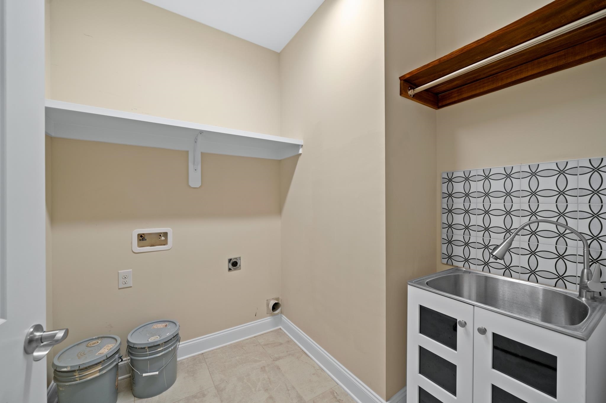 31789 Canopy Loop Daphne, AL 36527 - Photo 18 of 26 Laundry Room
