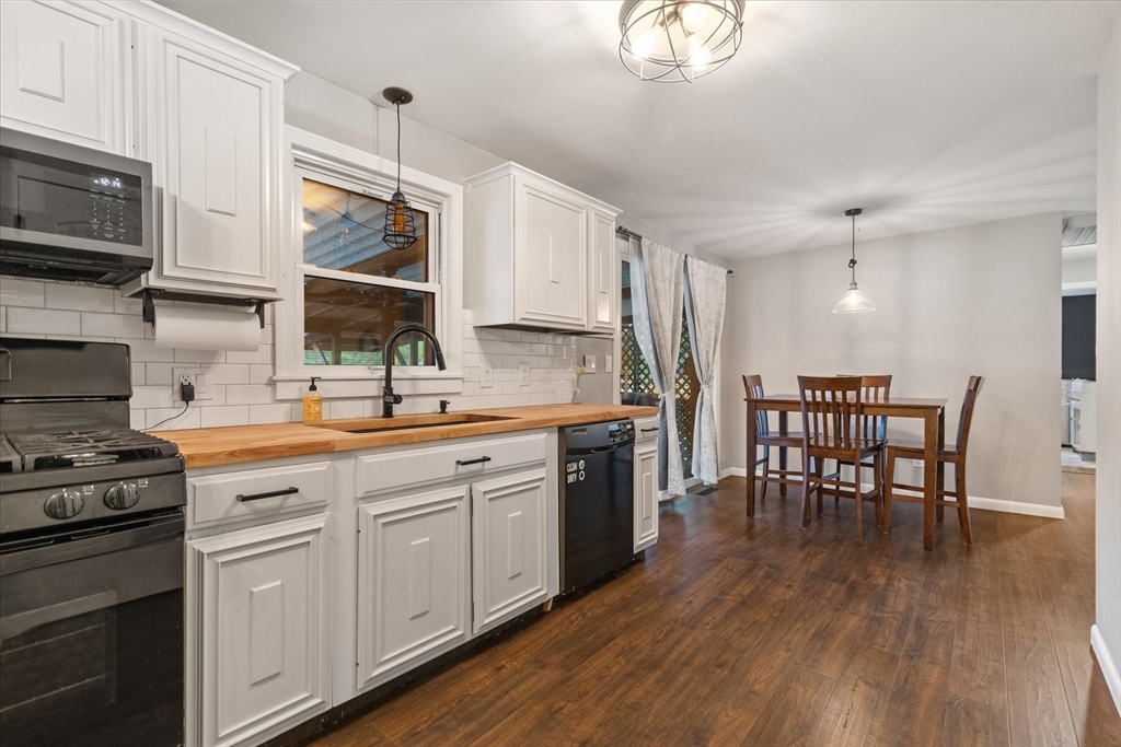 44 Lower Westfield Road Holyoke, MA 01040 - Photo 3 of 37 Gallery Image 3