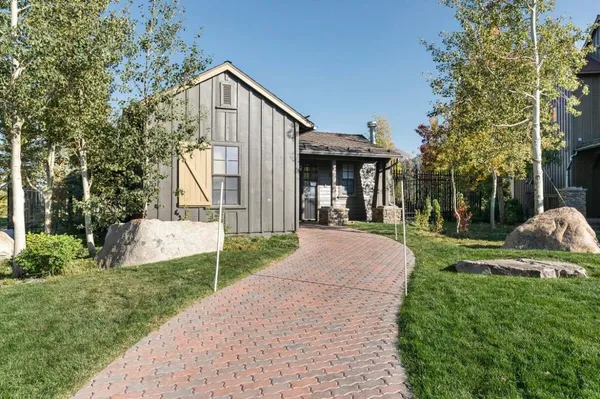 $1,420,000 | 1123 Pyramid Peak Drive, Unit 1123, Mammoth Lakes, CA 93546