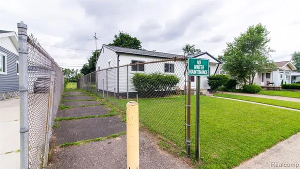 $1,900 | 1203 Commonwealth Avenue, Ypsilanti, MI 48198