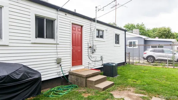 $1,900 | 1203 Commonwealth Avenue, Ypsilanti, MI 48198