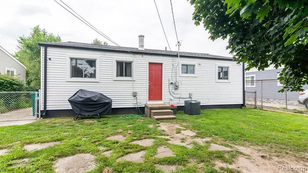 $1,900 | 1203 Commonwealth Avenue, Ypsilanti, MI 48198