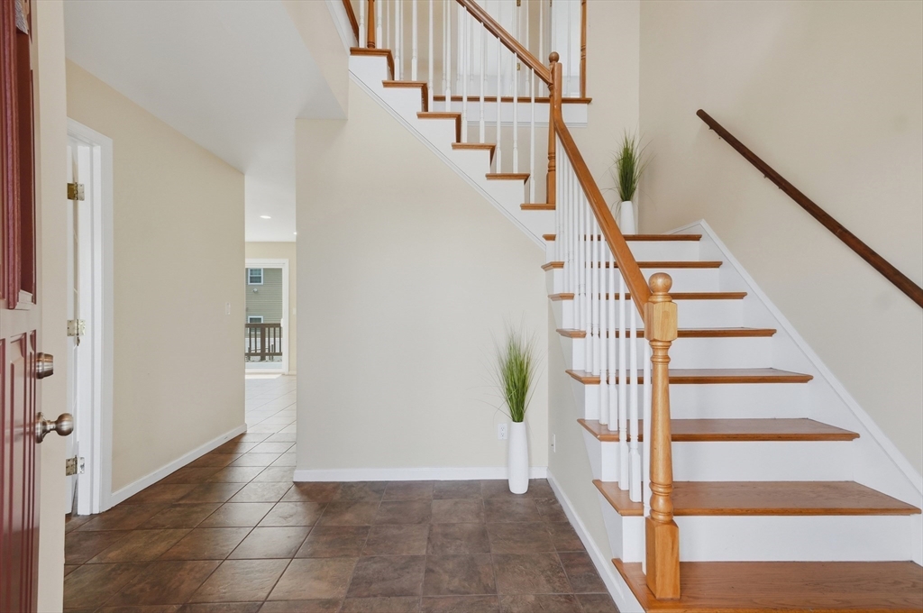 7 Riverside Street Danvers, MA 01923 - Photo 4 of 40
