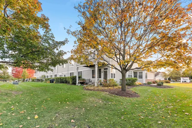 $374,500 | 32802 Fowler Circle, Warrenville, IL 60555