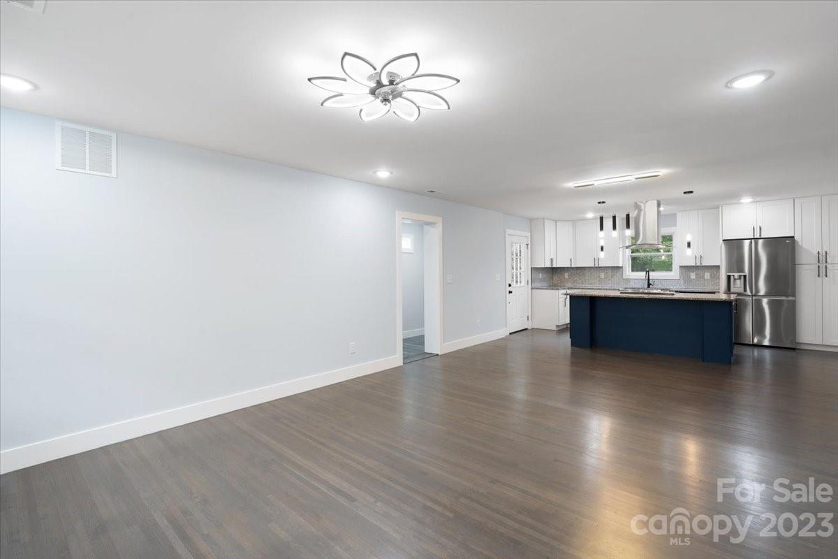 3728 Fieldcrest Road Charlotte, NC 28217 - Photo 8 of 25 Gallery Image 8