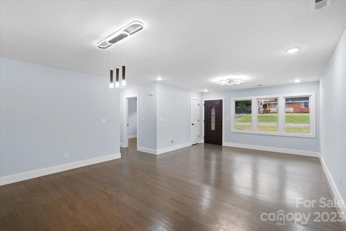 3728 Fieldcrest Road Charlotte, NC 28217 - Photo 10 of 25 Gallery Image 10