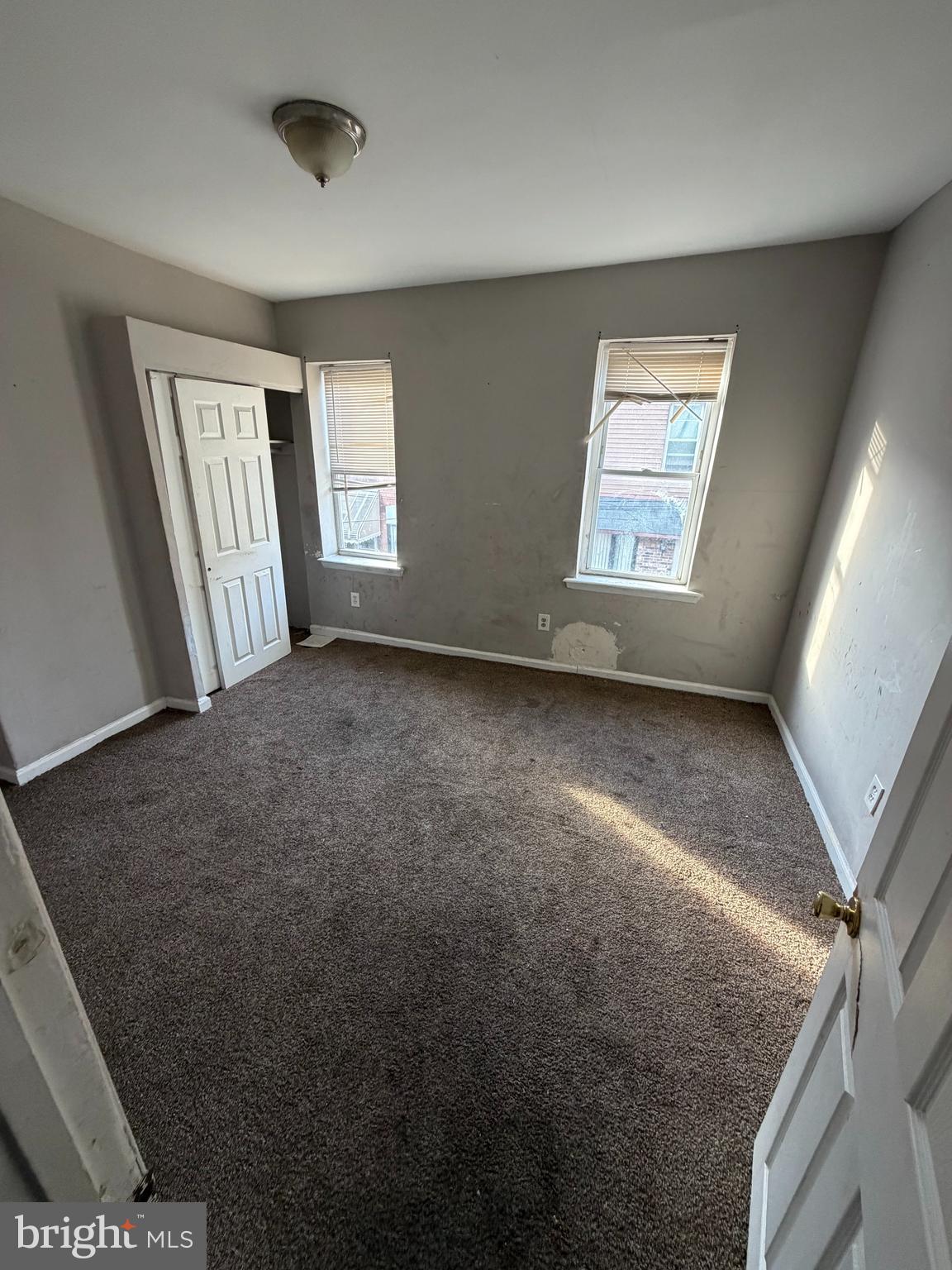 1639 South LeCount Street Philadelphia, PA 19145 - Photo 3 of 9 a view of an empty room with a window