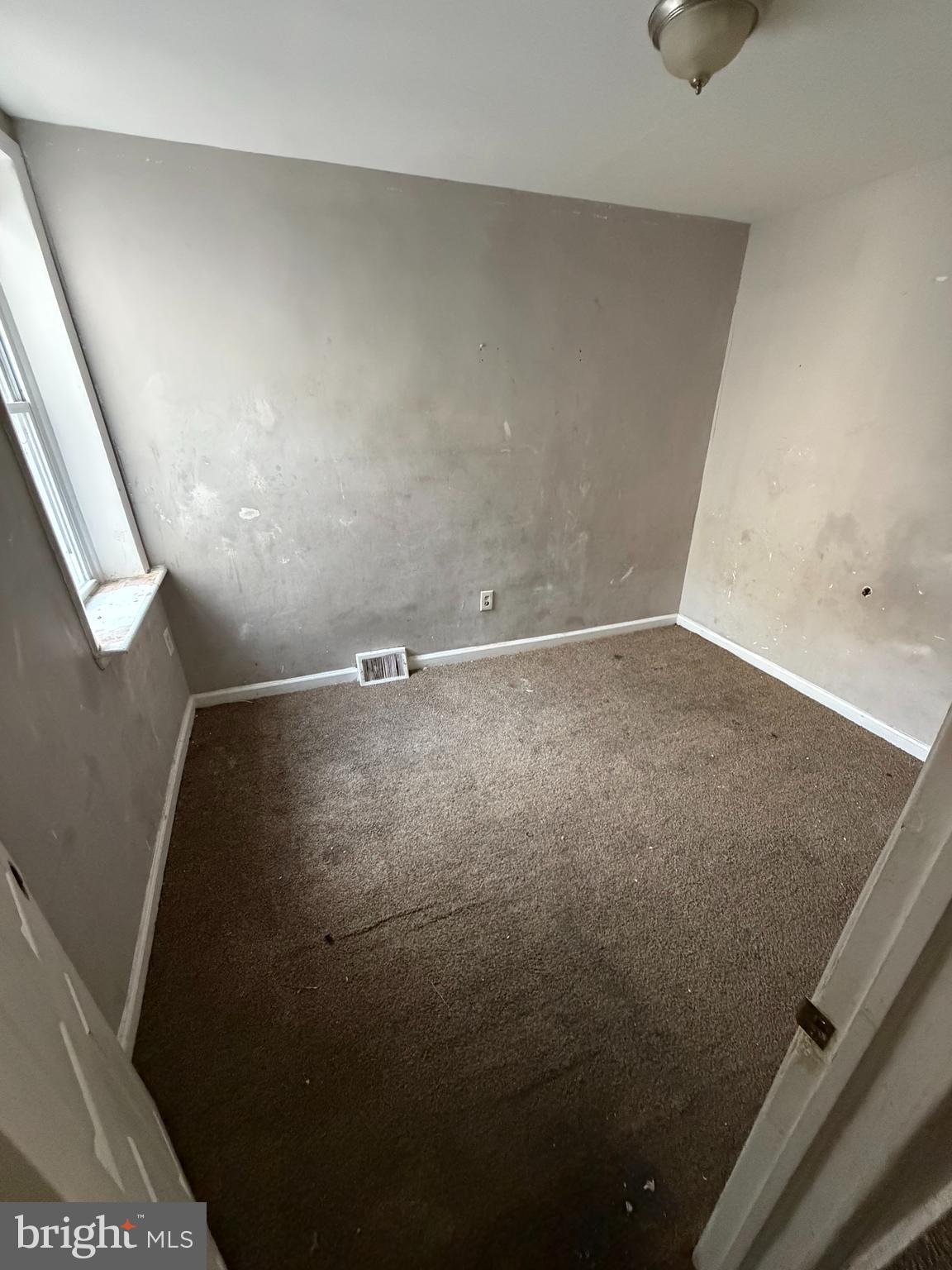1639 South LeCount Street Philadelphia, PA 19145 - Photo 5 of 9