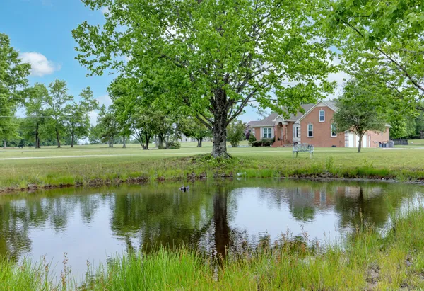 $899,900 | 3030 Highway 25, Cottontown, TN 37048