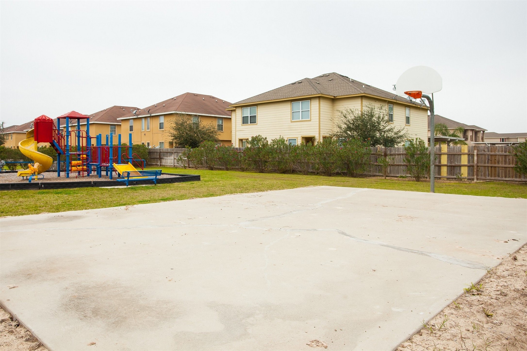 601 South 17th Street Harlingen, TX 78550 - Photo 4 of 11 a view of a house with a swimming pool