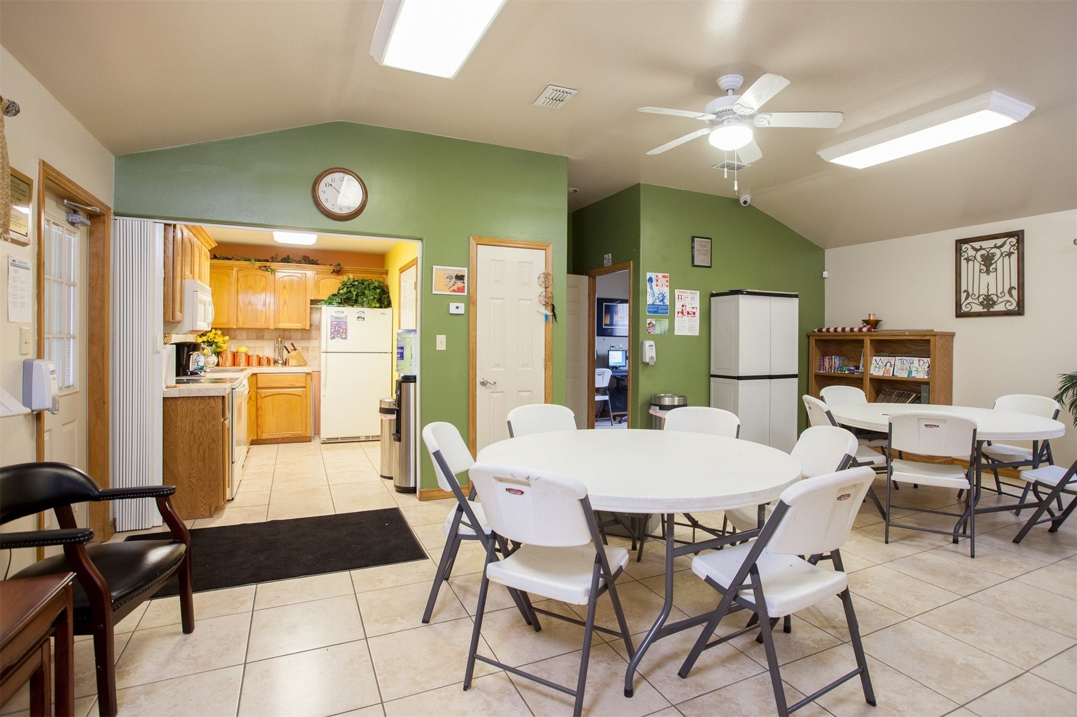 601 South 17th Street Harlingen, TX 78550 - Photo 6 of 11 a view of a dining room with furniture and a large window