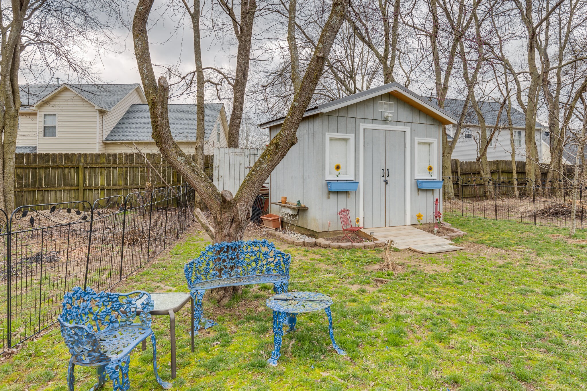 1906 Kent Lane Spring Hill, TN 37174 - Photo 35 of 39 a front view of a house with garden