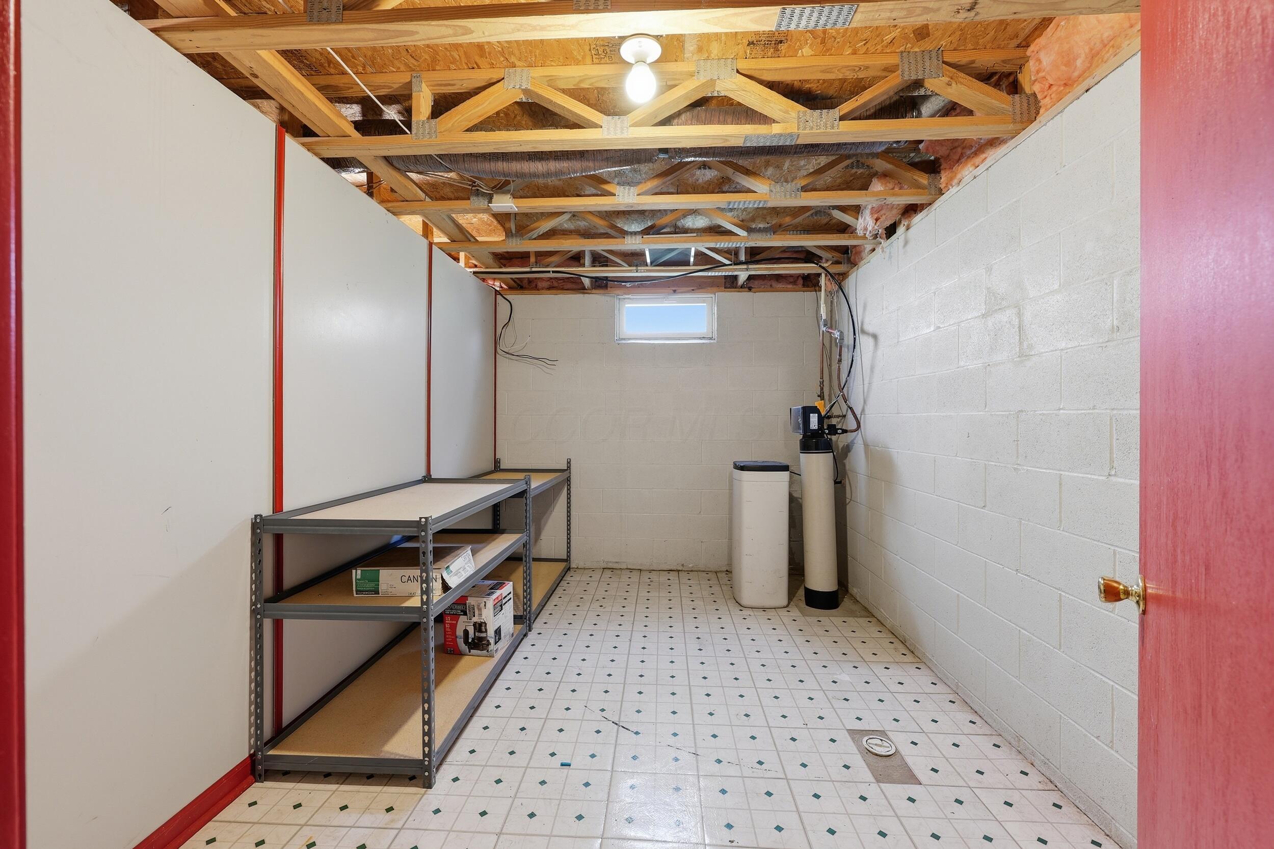 4553 Nickerson Road Columbus, OH 43228 - Photo 24 of 37 Workshop