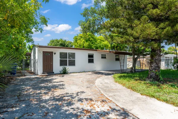 $430,000 | 261 Northeast 22nd Street, Pompano Beach, FL 33060