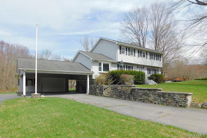 83 Hunt Road Wallkill, NY 12589 - Photo 1 of 25 Home w/Driveway And Garage