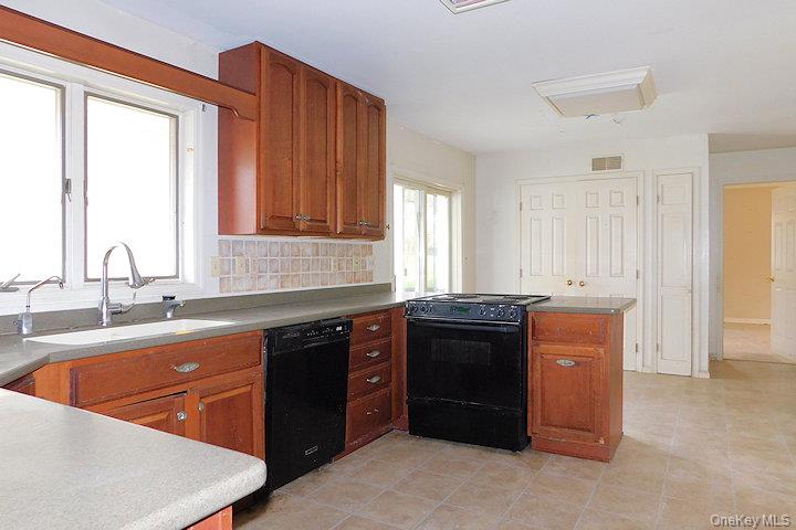83 Hunt Road Wallkill, NY 12589 - Photo 6 of 25
