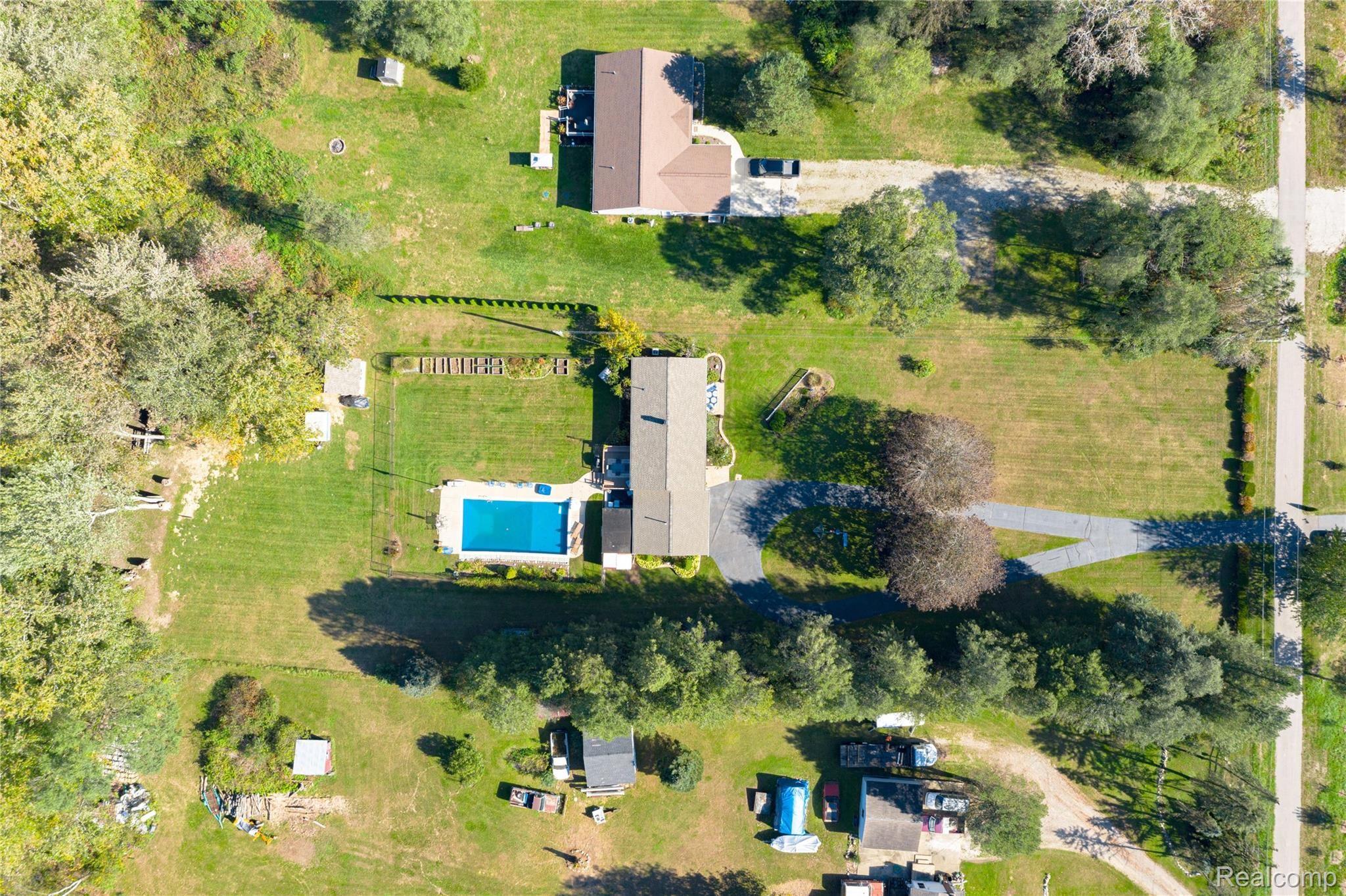 4308 Highland Road Highland, MI 48357 - Photo 59 of 60 Exteriors (8 of 29).jpg