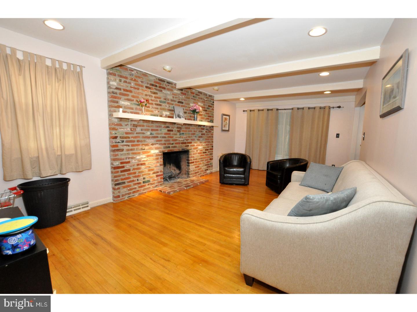 1027 Rymill Run Cherry Hill, NJ 08003 - Photo 8 of 23 Living Room