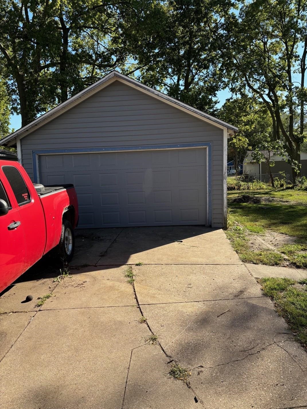 409 Barnum Road Rockford, IL 61109 - Photo 15 of 15 a backyard of a house