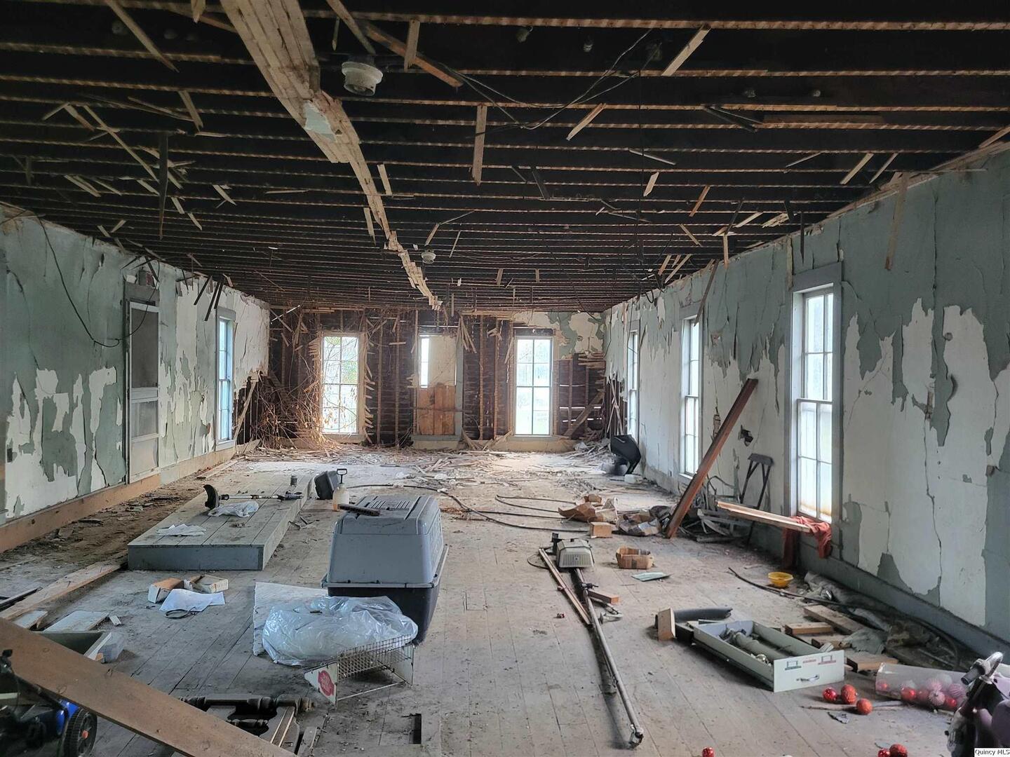 110 North Main Street Chambersburg, IL 62323 - Photo 5 of 7 a view of a storage room