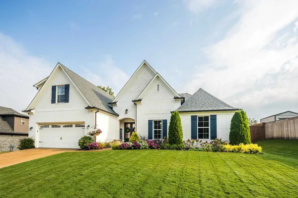 $449,900 | 60 Laurel Glen Drive, Oakland, TN 38060