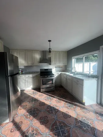 $2,650 | 1333 Court O, Unit 4, Hanover Park, IL 60133