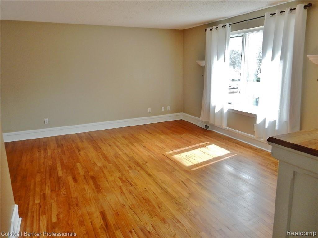 531 Reed Street Northville, MI 48167 - Photo 6 of 24 living room.JPG