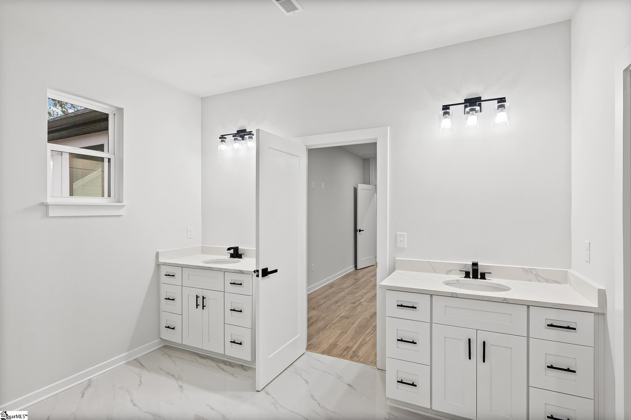 323 Hunts Bridge Road Greenville, SC 29617 - Photo 11 of 32