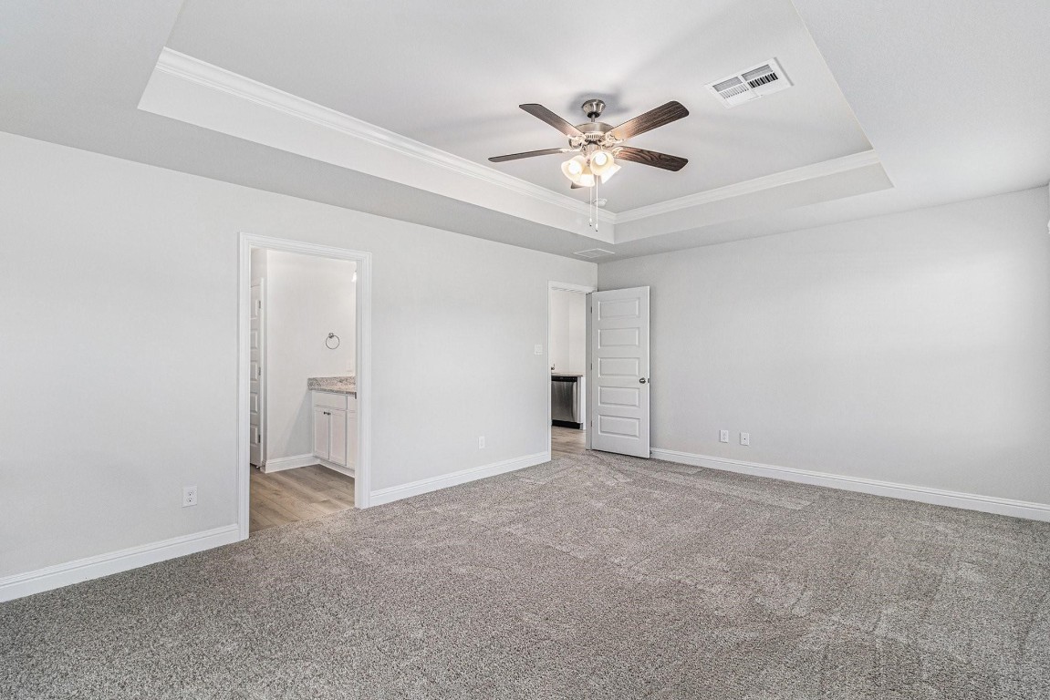 8 Gemstone Court Angleton, TX 77515 - Photo 2 of 7 a view of an empty room
