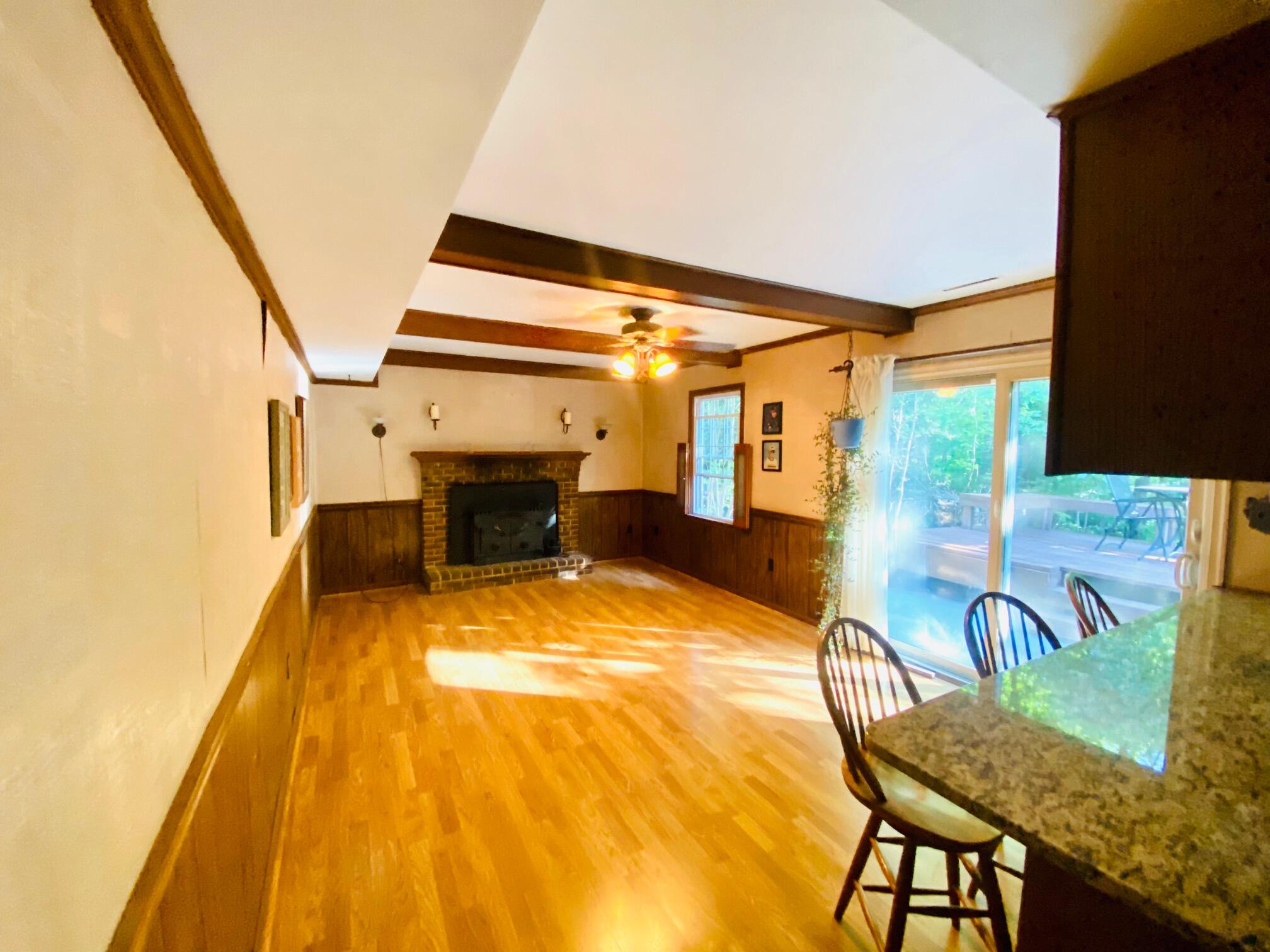 6054 Burnham Road Roanoke, VA 24018 - Photo 9 of 10 Great room