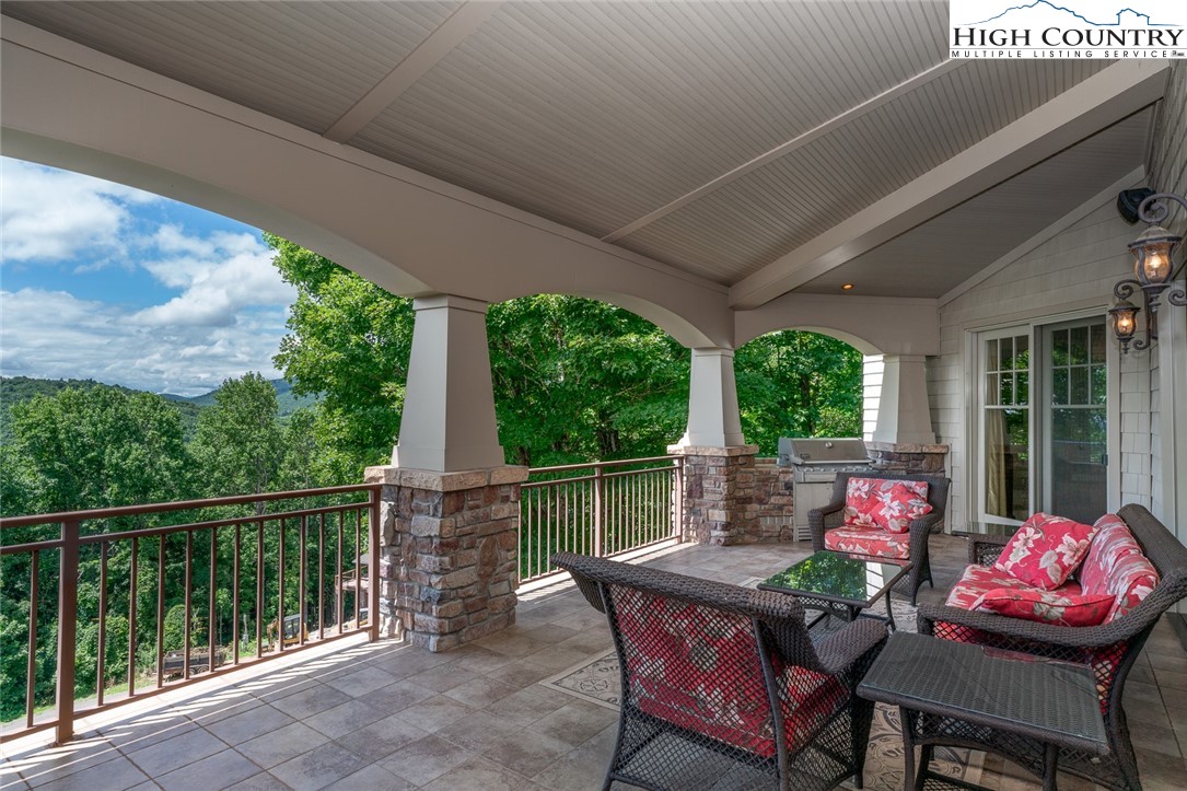 879 Winding Ridge Drive West Jefferson, NC 28694 - Photo 4 of 37