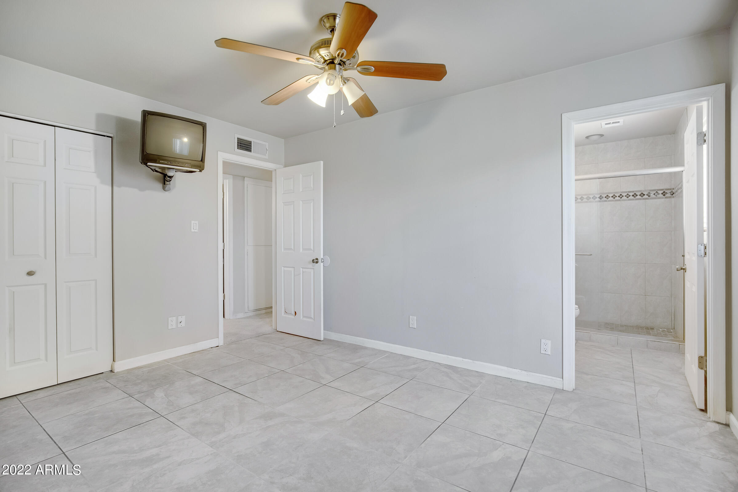 3220 West Thunderbird Road Phoenix, AZ 85053 - Photo 16 of 23 3220 W Thunderbird Rd-24