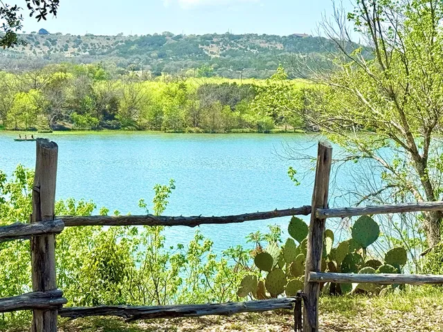 $2,150 | 1012-2a Guadalupe Street, Kerrville, TX 78028