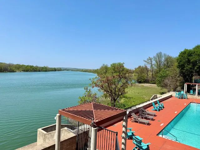 $2,150 | 1012-2a Guadalupe Street, Kerrville, TX 78028