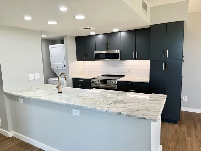 $2,150 | 1012-2a Guadalupe Street, Kerrville, TX 78028